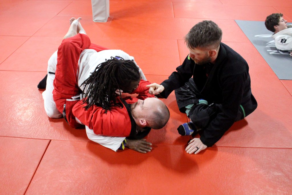 Gi Jiu Jitsu Jeremy Helping Students