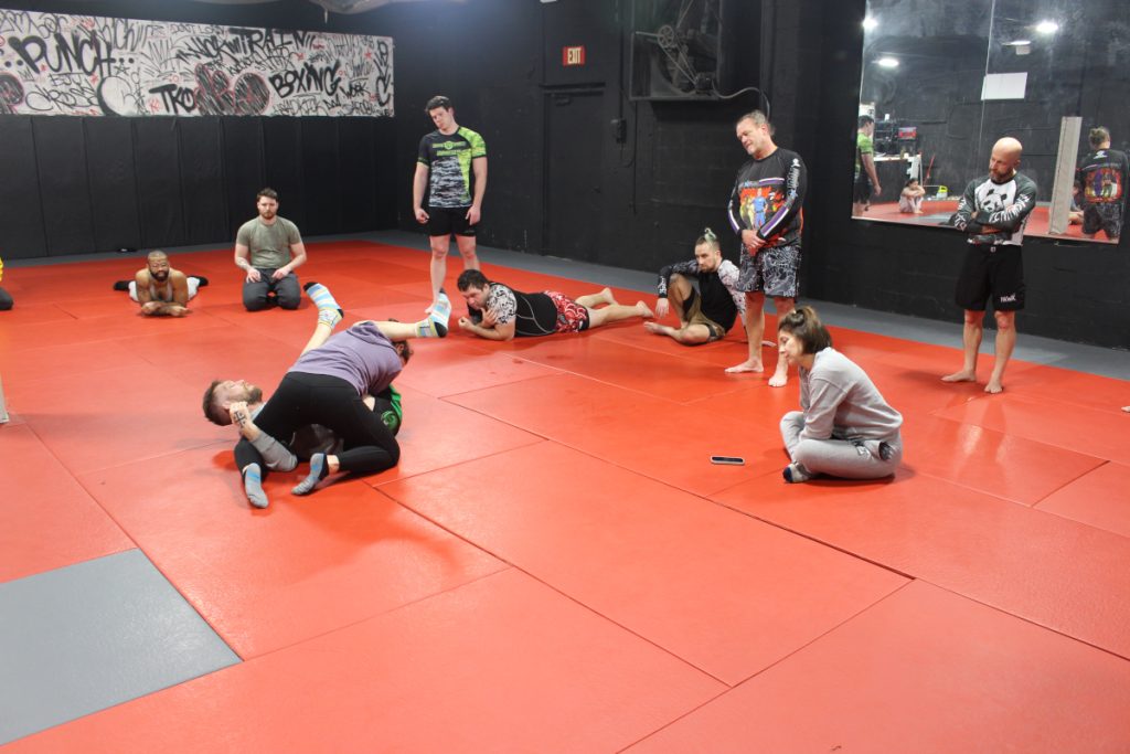 No Gi Jiu Jitsu Jeremy Giving Instruction